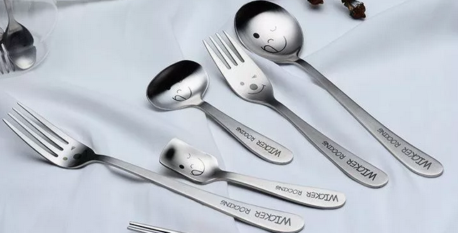 Laser marking spoon and chopsticks are safer and healthier