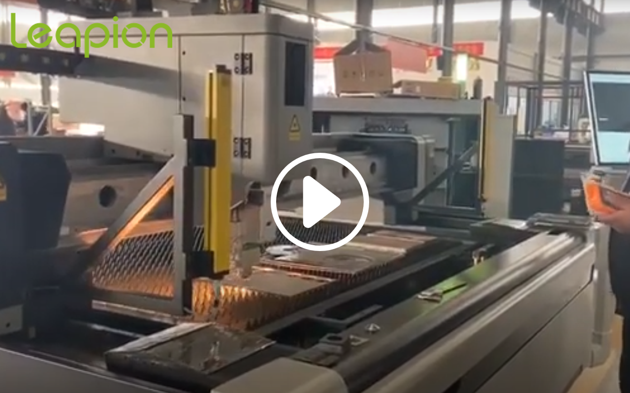 How does light curtain work when it's set on a fiber laser machine?
