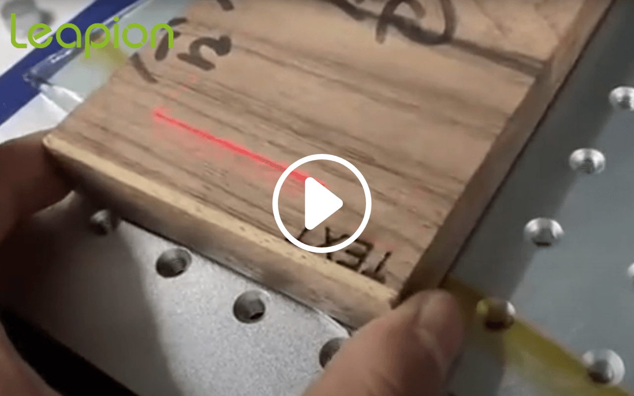 How the laser machine engraves wood with high precision