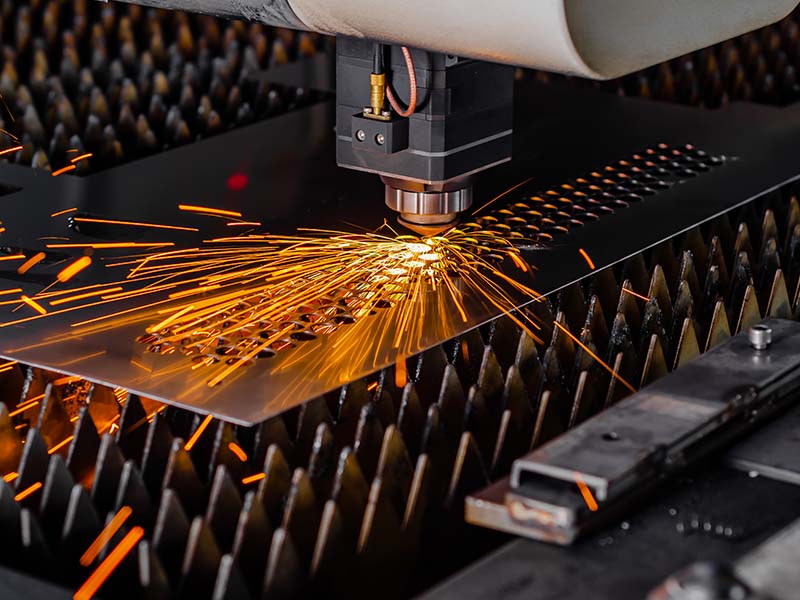 How to Use a Fiber Laser Cutting Machine: A Beginner's Guide