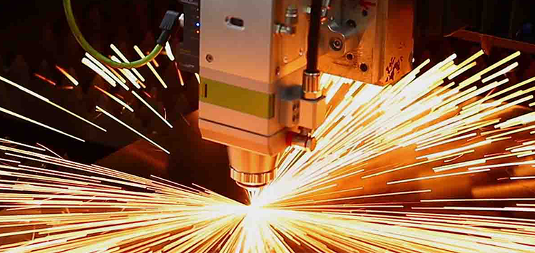 What are the characteristics and advantages of the super-power fiber laser cutting machine?