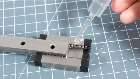 The difference between lubricants for linear guides
